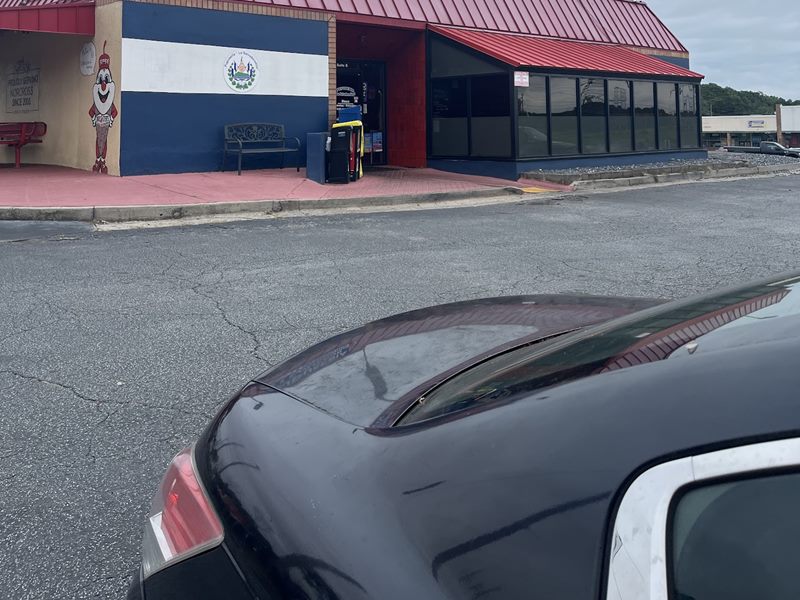 Pupuseria La Salvadoreñita exterior