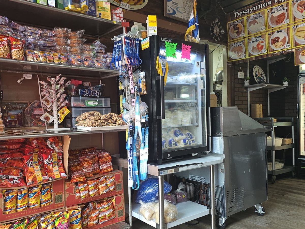 Pupuseria La Salvadoreñita